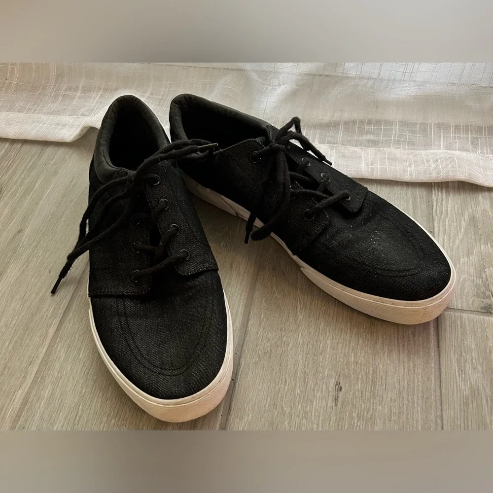St John’s Bay canvas denim shoe size 10.5 in good condition